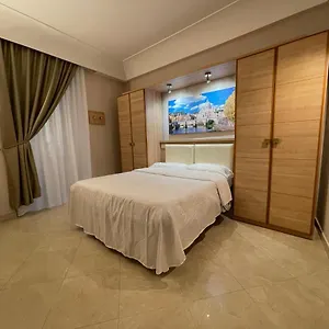 https://spqr-rome.it-romehotels.com