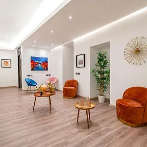 https://musa-rooms-roma.it-romehotels.com
