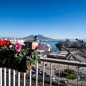 Skyhouse Beverello Bed & Breakfast Naples